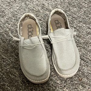 ✨Hey Dude Wendy Stretch Sparkling White✨